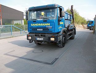 Containerdienst Sandmann hilft Ihnen bei der Bewältigung des Problems.